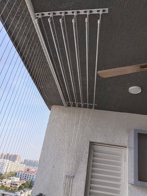 Remote Controlled Cloth Hanger